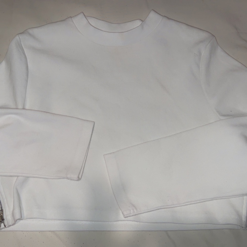 Two piece set - Picture 2 of 3